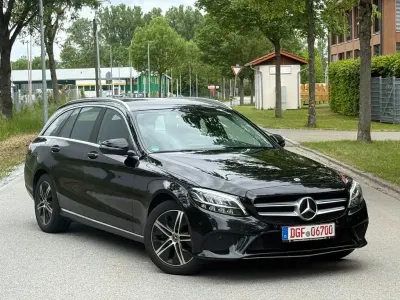 Gebraucht Mercedes C200 Avantgarde 160 PS (117 kW) 2020 Schwarz Kombi