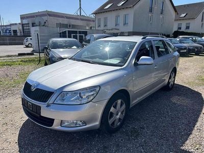 Gebraucht Skoda Octavia Ambiente 160 PS (117 kW) 2010 Brilliantsilber metallic Kombi