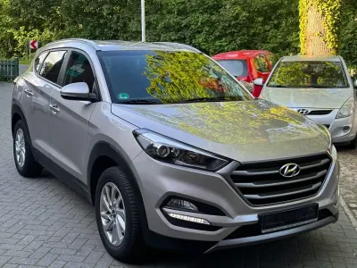 Gebraucht Hyundai Tucson 116 PS (85 kW) 2016 Braun SUV