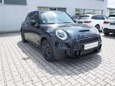 Gebraucht Mini John Cooper Works 178 PS (130 kW) 2023 Schwarz Kleinwagen