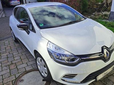 Weiß Gebraucht 2019 Renault Clio IV Collection Kleinwagen | 10.000 € (Fairer Preis)