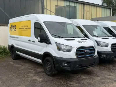 Gebraucht Ford Transit Trend 135 kW (184 PS) 2022 Weiß Van / Kleinbus