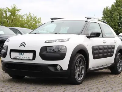 Gebraucht Citroën C4 SELECTION 82 PS (60 kW) 2017 Weiß Limousine