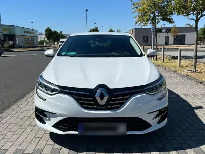 Gebraucht Renault Megane E-Tech 158 PS (116 kW) 2021 Weiß Limousine