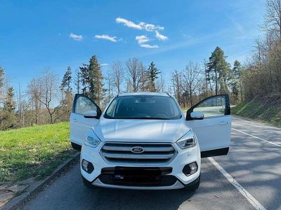 Gebraucht Ford Kuga 175 PS (128 kW) 2019 Schwarz SUV