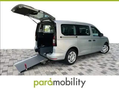 Gebraucht Ford Tourneo 114 PS (83 kW) 2025 Silber Van / Kleinbus
