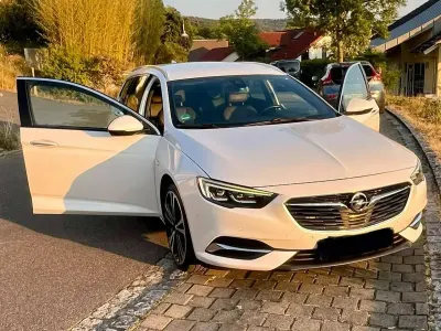 Gebraucht Opel Insignia Country Tourer Innovation 260 PS (191 kW) 2017 Weiß Kombi