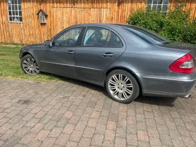 Gebraucht Mercedes E420 314 PS (230 kW) 2026 Grau Limousine