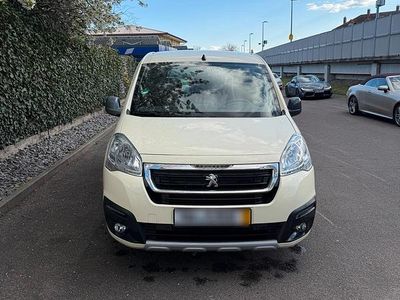 Gebraucht Peugeot TePee 99 PS (72 kW) 2017 Beige Kombi
