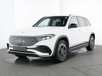 Gebraucht Mercedes EQB300 AMG line 167 kW (228 PS) 2025 Unilack polarweiß SUV