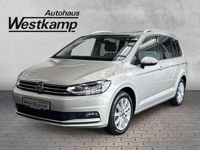 Ivory silver metallic Gebraucht 2024 VW Touran Highline Van / Kleinbus | 36.830 € (Fairer Preis)