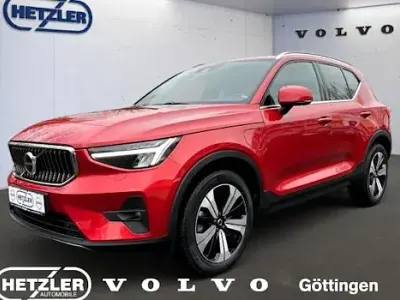 Gebraucht Volvo XC40 Core 261 PS (191 kW) 2022 Fusion red / metallic SUV