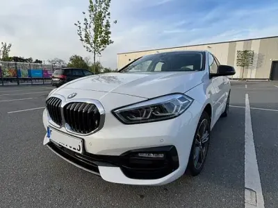 Usata BMW 118 Sport Line 136 CV (100 kW) 2021 Bianco Utilitaria