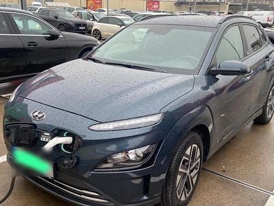 Gebraucht Hyundai Kona 100 kW (136 PS) 2021 Blau SUV