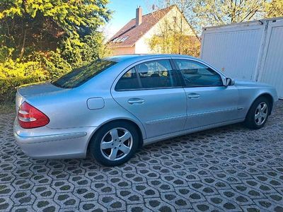 Gebraucht Mercedes E200 Elegance 122 PS (89 kW) 2003 Silber Limousine