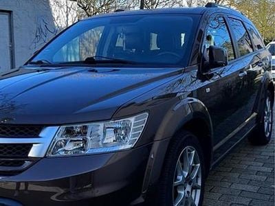 Gebraucht Fiat Freemont 177 PS (130 kW) 2012 Braun SUV