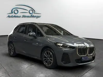 Gebraucht BMW 218 Active Tourer M Sport 136 PS (100 kW) 2024 Graukeine angabe Van / Kleinbus