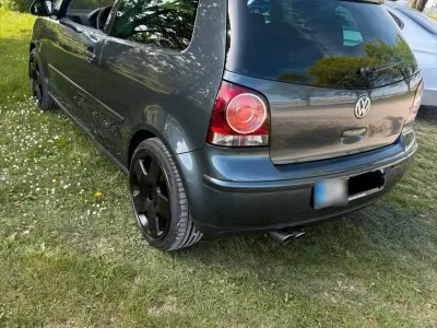 Käytetty VW Polo Sportline 75 HP (55 kW) 2005 Sininen Viistoperä