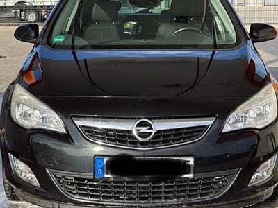 Schwarz Gebraucht 2012 Opel Astra Sport Kombi | 2.750 € (Guter Preis)
