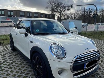Second-hand Mini Cooper 102 CP (75 kW) 2016 Alb Hatchback