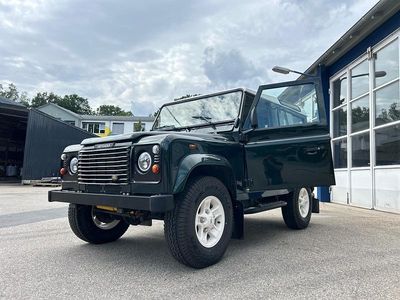 Grün Gebraucht 1999 Land Rover Defender SUV | 24.900 €