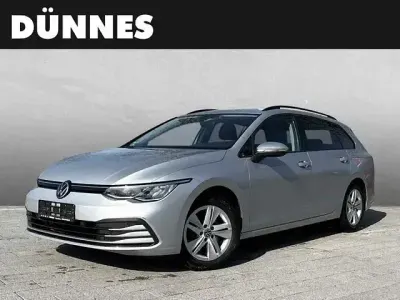 Second-hand VW Golf VIII Life 150 CP (110 kW) 2022 Argintiu Break