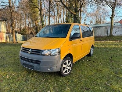 Gebraucht VW Caravelle 102 PS (75 kW) 2010 Gelb Van / Kleinbus