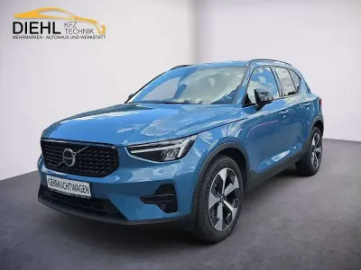 Gebraucht Volvo XC40 Plus 197 PS (144 kW) 2023 Fjord blue metallic SUV