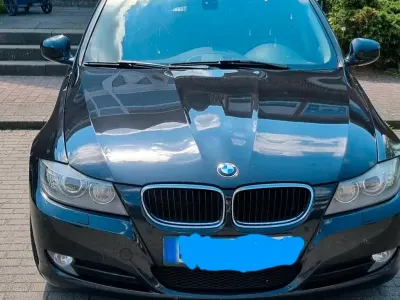 Gebraucht BMW 318 143 PS (105 kW) 2011 Schwarz Kombi