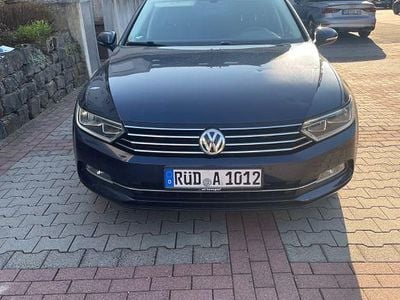 Usata VW Passat Comfortline 150 CV (110 kW) 2016 Blu Station wagon