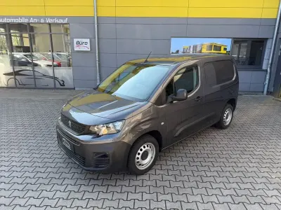 Gebraucht Peugeot Partner Premium 131 PS (96 kW) 2021 Grau Van / Kleinbus