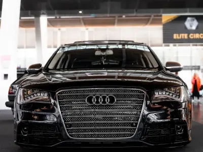 Gebraucht Audi A8L 370 PS (272 kW) 2012 Blau Limousine