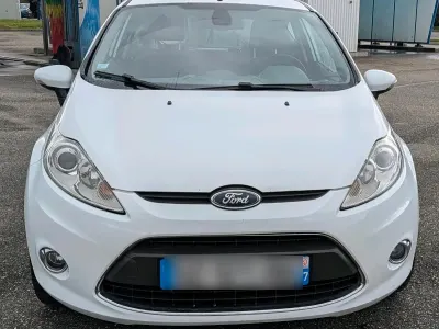 Gebraucht Ford Fiesta 95 PS (69 kW) 2011 Weiß Limousine