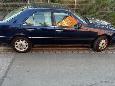 Second-hand Mercedes C230 Classic 150 CP (110 kW) 1996 Bej Break