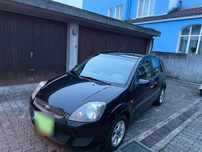 Gebraucht Ford Fiesta 70 PS (51 kW) 2007 Schwarz Kleinwagen