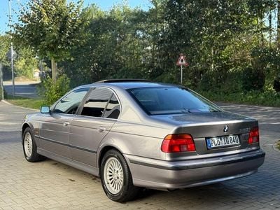 BMW 528