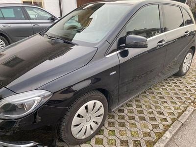 Gebraucht Mercedes B200 136 PS (100 kW) 2012 Schwarz Van / Kleinbus