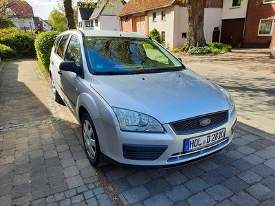 Usata Ford Focus Trend 116 CV (85 kW) 2005 Argento Berlina