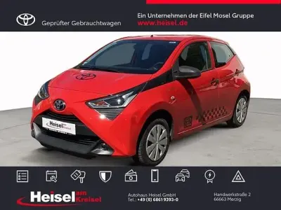 Second-hand Toyota Aygo Business Edition 72 CP (52 kW) 2019 Roșu Hatchback