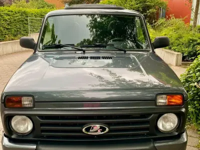 Gebraucht Lada Urban 61 PS (44 kW) 2017 Grau Kleinwagen