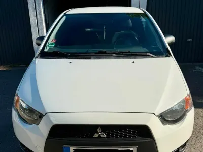 Gebraucht Mitsubishi Colt 75 PS (55 kW) 2009 Weiß Kleinwagen
