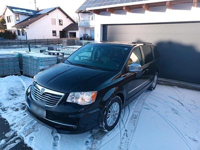 Schwarz Gebraucht 2014 Lancia Voyager Van / Kleinbus | 9.990 € (Guter Preis)