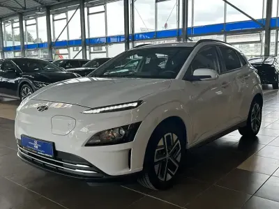 Gebraucht Hyundai Kona Edition 30+ 100 kW (136 PS) 2022 Weiß SUV