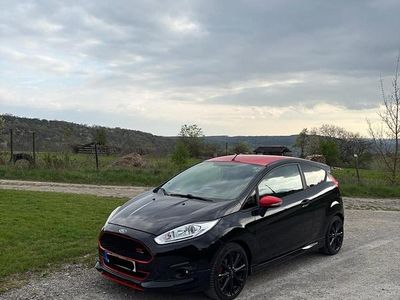 Usata Ford Fiesta ST-Line 140 CV (102 kW) 2015 Nero Utilitaria