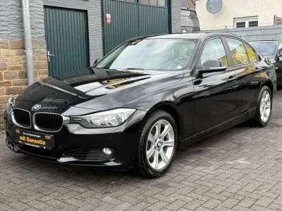 Gebraucht BMW 328 Sport Line 245 PS (180 kW) 2012 Saphirschwarz Limousine