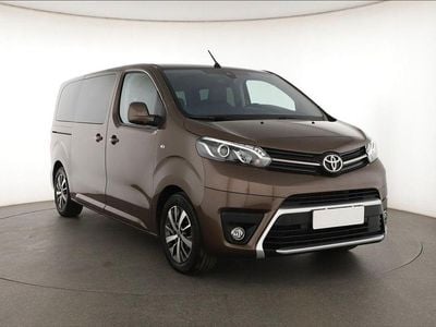 Gebraucht Toyota Proace Verso 177 PS (130 kW) 2024 Braun Kombi