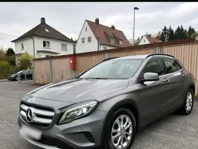 Gebraucht Mercedes GLA200 136 PS (100 kW) 2014 Grau SUV