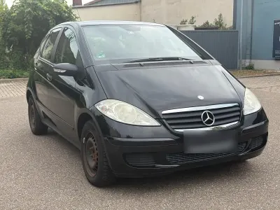 Gebraucht Mercedes A150 95 PS (69 kW) 2011 Schwarz Kleinwagen
