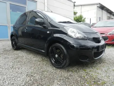 Gebraucht Toyota Aygo Edition 68 PS (50 kW) 2011 Schwarz Kleinwagen