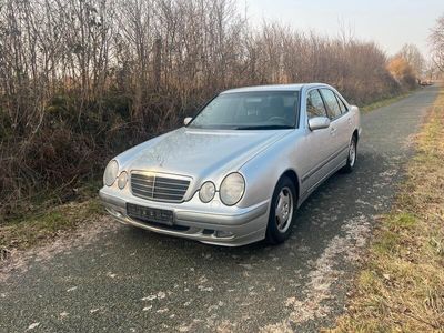 Mercedes E220